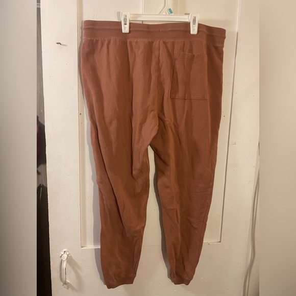 Large Old Navy Pants - Picture 2 of 3